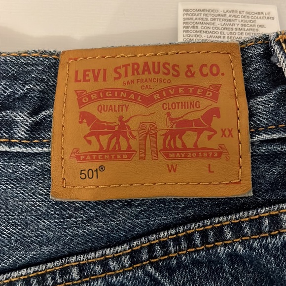 Levi’s 501 Booty Shorts - Picture 2 of 5